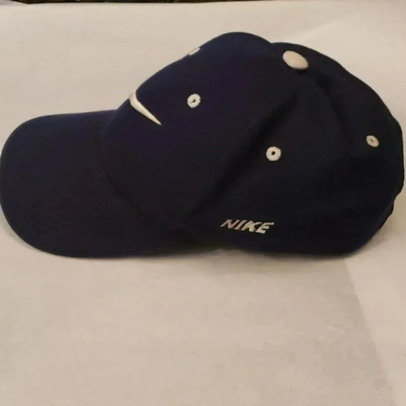 Nike navy adjustable baseball hat - Picture 3 of 5